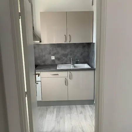 Avec Climatisation Et Parking *